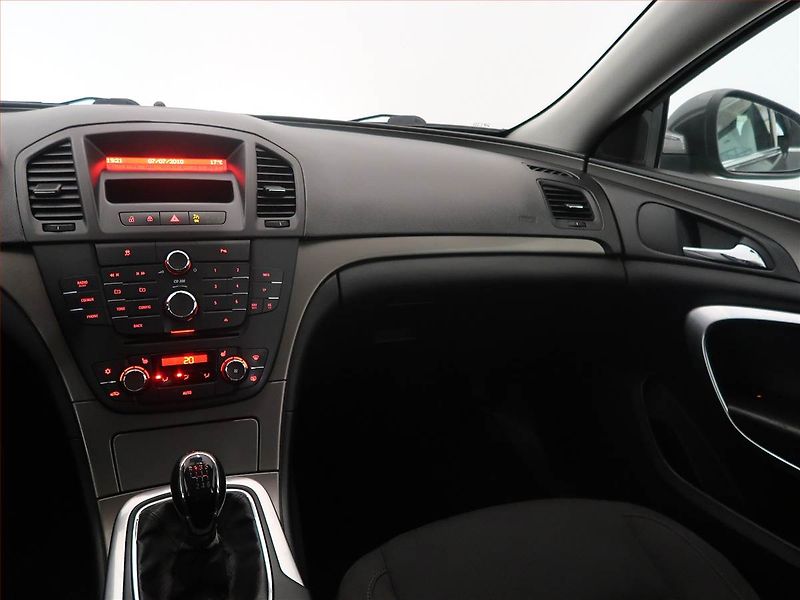 Opel Insignia (2009) 2.0 CDTI, po STK, jezdí skvěle - fotka 8 z 14