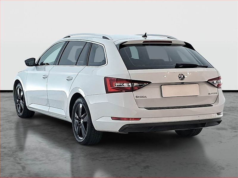 Škoda Superb (2015) 1.6 TDI, Kůže, Bi-Xenony - fotka 4 z 23