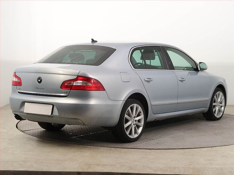 Škoda Superb (2012) 2.0 TDI, Automat, Navi, Xenony - fotka 5 z 15