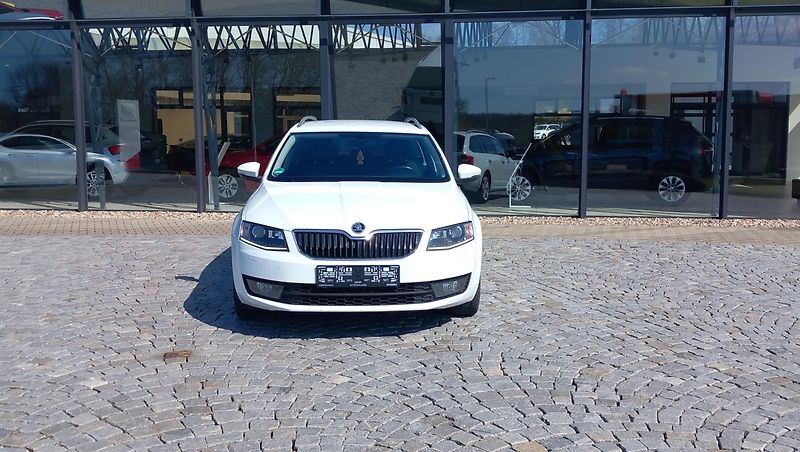Škoda Octavia Ambition 2.0 TDI/110 kW  - fotka 1 z 29