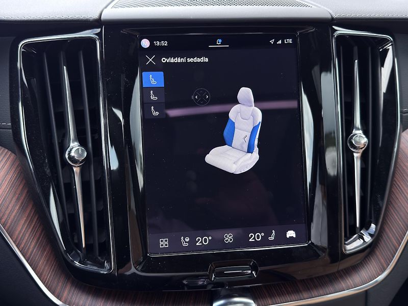 Volvo XC60 T8 AWD ULTRA BRIGHT *+ kola - fotka 29 z 59