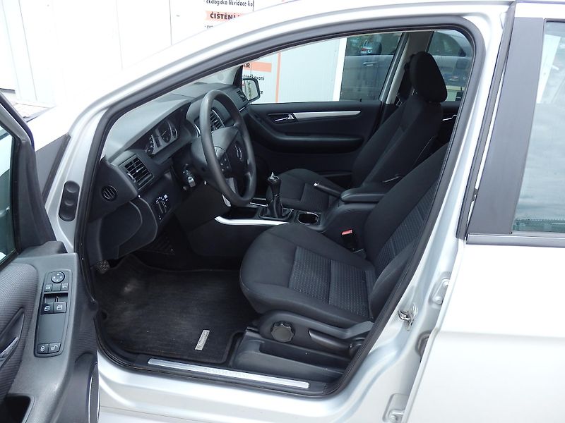 Mercedes-Benz Třídy B B 200 100 kW 6x AIRBAG - fotka 6 z 14