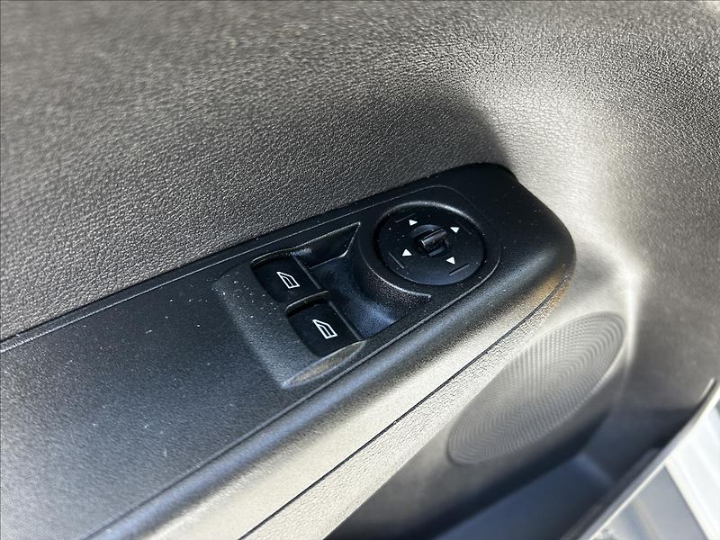 Ford Tourneo Courier 1,0 i 74 kW  Tempomat,Isofix - fotka 12 z 50