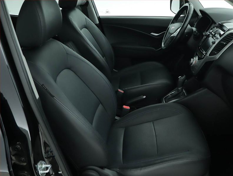Hyundai ix20 (2016) 1.6 CVVT, Automat, Serv.kniha - fotka 9 z 16