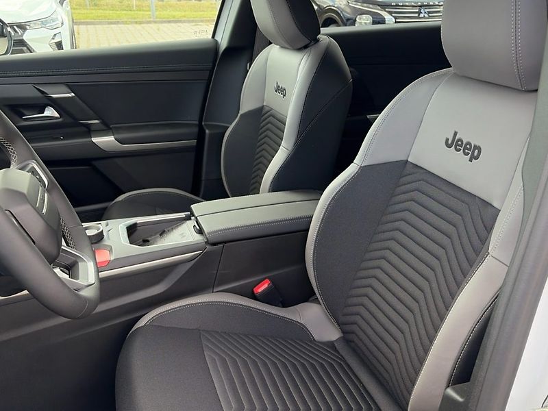 Jeep Compass (2026) First Edition e-Hybrid 145k - fotka 9 z 21