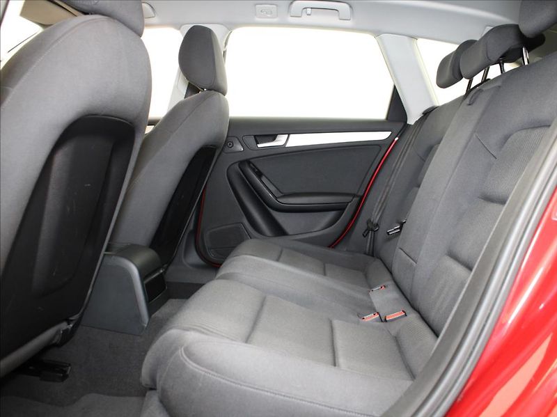 Audi A4 1,8 TSi 118kW MT Avant ČR - fotka 7 z 21