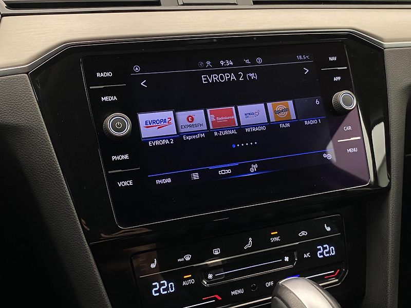 Volkswagen Passat VARIANT 2.0TDI DSG R-LINE CZ - fotka 8 z 55