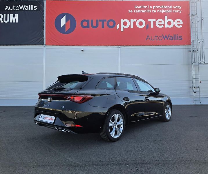 Seat Leon 2.0TDI DSG FR-Line Matrix DPH - fotka 5 z 27