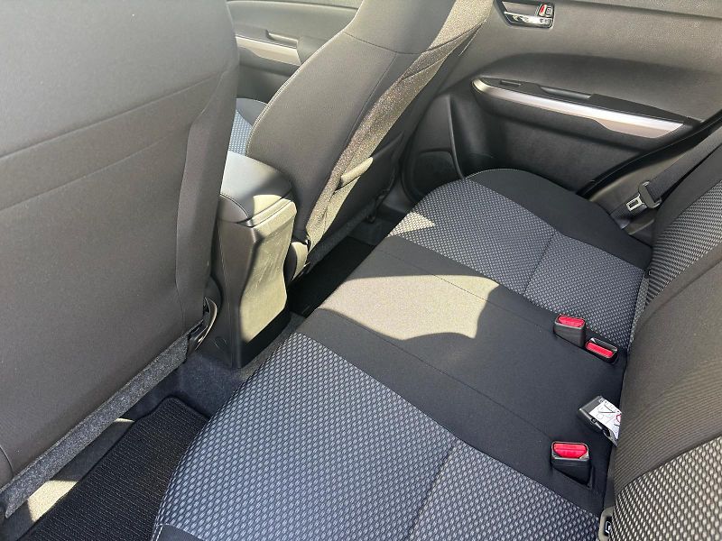 Suzuki Vitara 1,4 BoosterJet Premium AllGrip - fotka 23 z 25