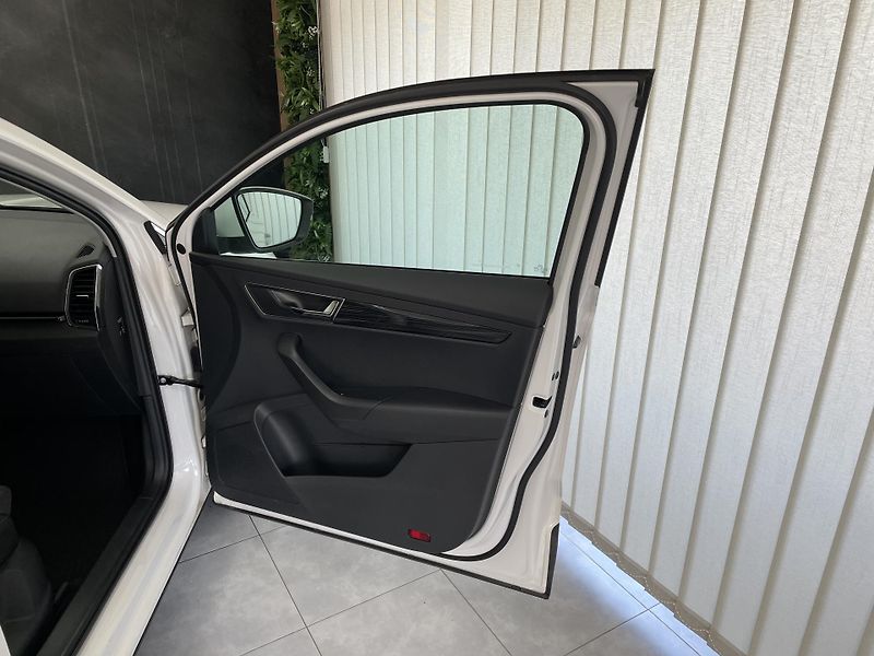 Škoda Karoq 2.0 TDi 4x4 DSG ČR NAVI ACC  - fotka 13 z 30