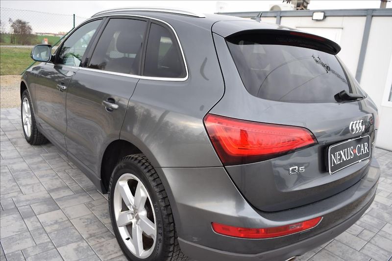 Audi Q5 3,0 V6 180KW S-LINE AUTOMAT - fotka 7 z 57