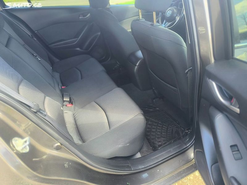 Mazda 3 2,0i,KRÁSNÁ,70KM,SERVISKA,1MAJ - fotka 9 z 25