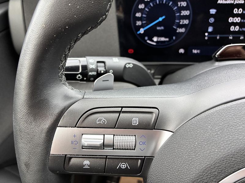 Hyundai Kona 1.0-88KW,AUTOMAT REZERVACE - fotka 26 z 34
