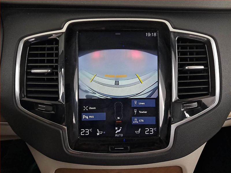 Volvo XC90 (2018) D5 AWD Polestar - fotka 21 z 26