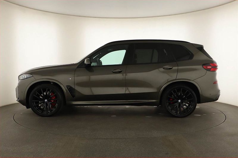 BMW X5 (2026) xDrive30d, M Paket - fotka 3 z 22