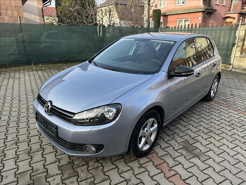 Volkswagen Golf 1,6 MPI bez koroze - fotka 9 z 21