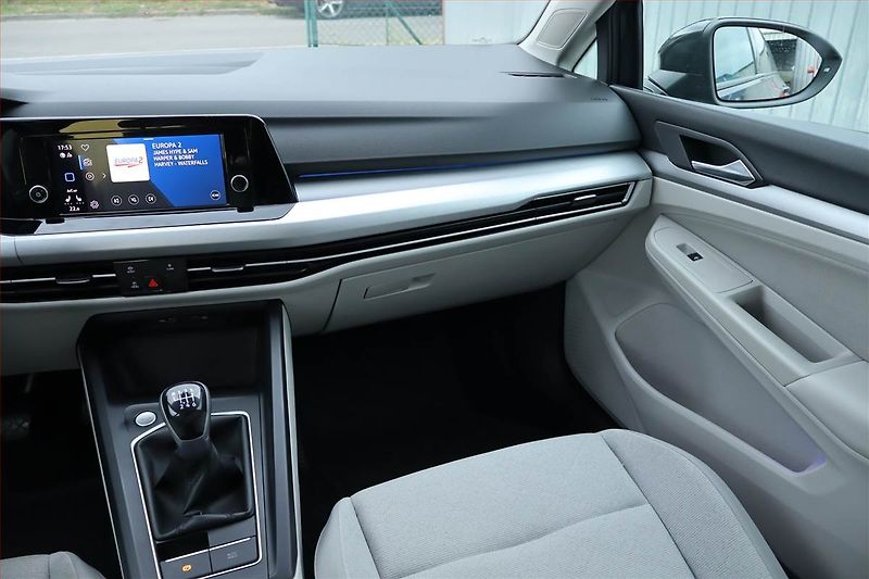 Volkswagen Golf (2020) 1.5 TSI, Navi, Tempomat - fotka 8 z 23