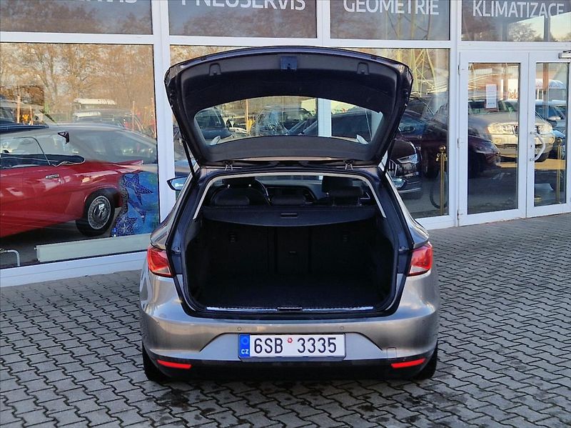 Seat Leon 1,6 TDI Navigace, ServiskaTop! - fotka 9 z 20