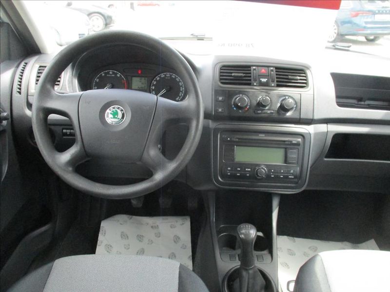 Škoda Fabia 1,2 i, klimatizace, tažné, - fotka 15 z 28