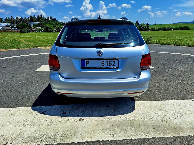 Volkswagen Golf (2012) VW Golf 1.6 tdi WEBASTO - fotka 1 z 19