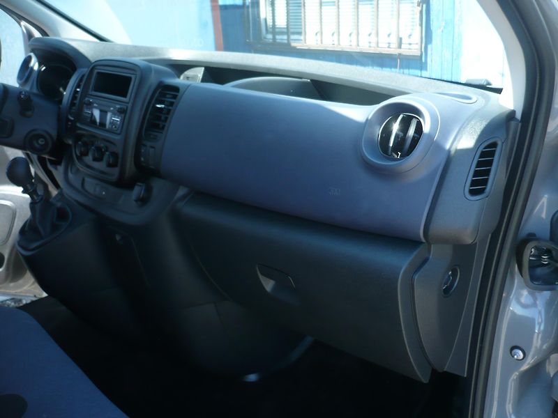 Opel Vivaro 1.6 DCI 92Kw 9Míst Long - fotka 15 z 28
