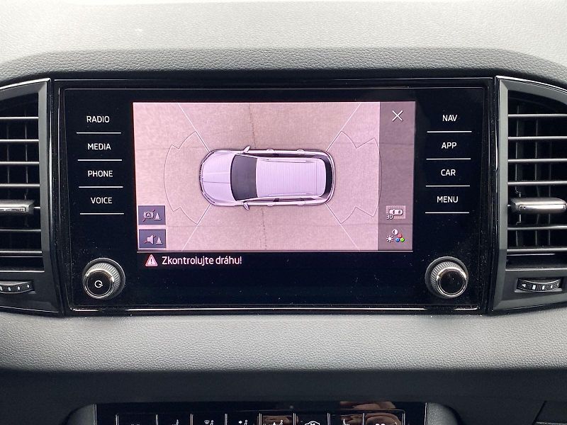 Škoda Karoq (2025) 2.0 TDI 4x4 DSG SportLine - fotka 18 z 40