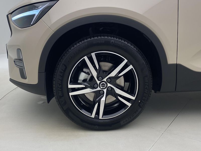 Volvo XC40 (2026) B3 AUT DARK PLUS - fotka 18 z 60