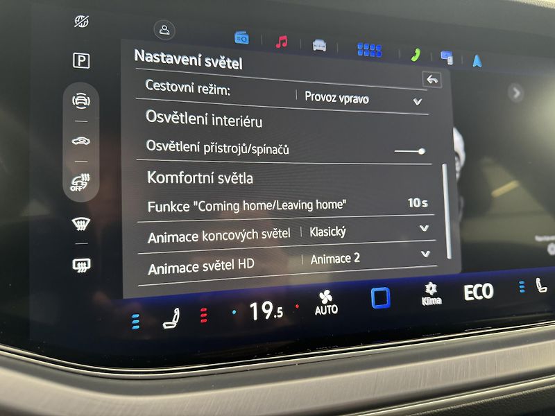 Volkswagen Touareg 3.0Tdi*1-MAJ*DPH*HUD*R-LINE* - fotka 35 z 50