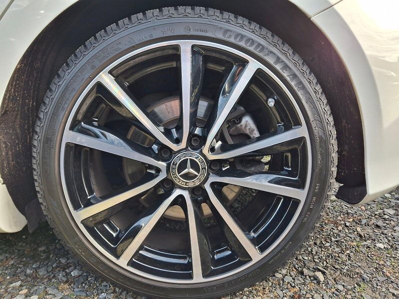 Mercedes-Benz Třídy A (2017) AMG Automat 4 Matic 2,0i 135kW - fotka 35 z 35