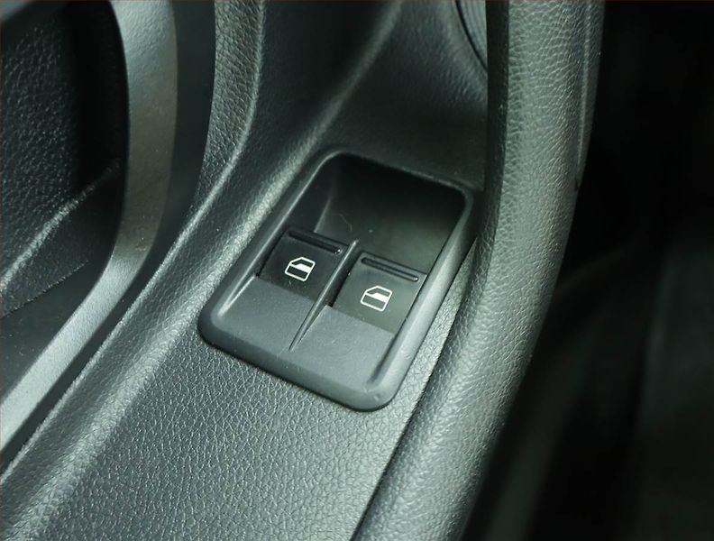 Škoda Fabia (2011) Ambiente 1.2 TSI, Serv.kniha - fotka 14 z 15