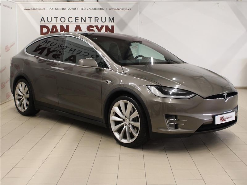 Tesla Model X 0,0 DUAL 90kWh 386KW TOP STAV - fotka 3 z 39