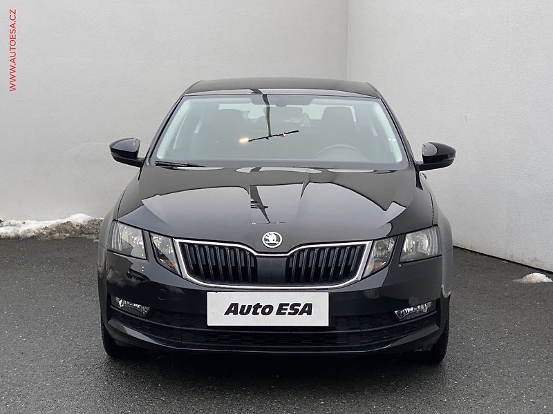 Škoda Octavia (2019) 1.6 TDi, ČR, Ambition, +kola - fotka 2 z 17