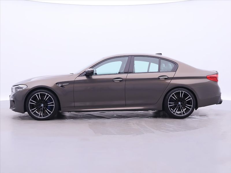 BMW M5 4,4 V8 441kW xDrive Individual - fotka 4 z 46