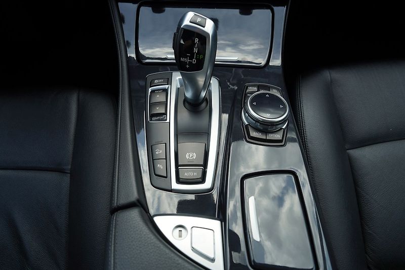 BMW Řada 5 520d xDrive/185 PS/kůže/AT - fotka 27 z 39