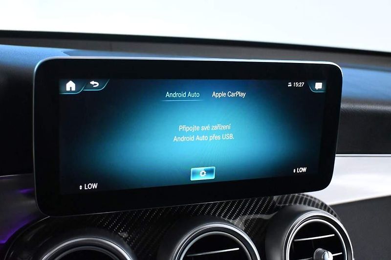 Mercedes-Benz GLC (2021) 2.0 4Matic 9G-TRONIC AMG Line - fotka 22 z 39