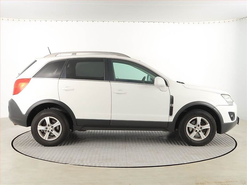 Opel Antara (2012) 2.4, Tempomat, Park. senzory - fotka 6 z 18