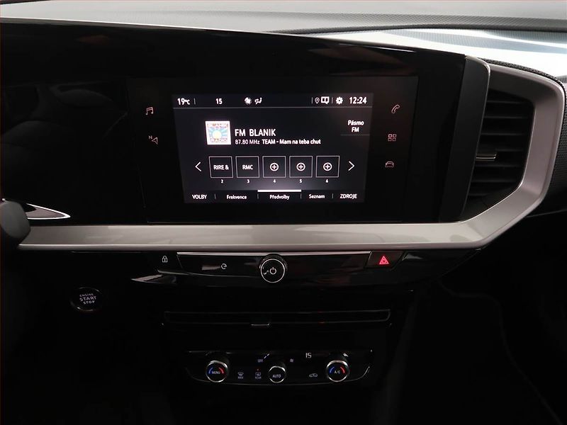 Opel Mokka (2022) Electric 50 kWh, SoH 92% - fotka 12 z 22
