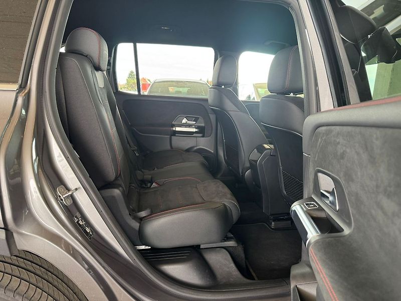 Mercedes-Benz EQB 350 4MATIC - fotka 16 z 19