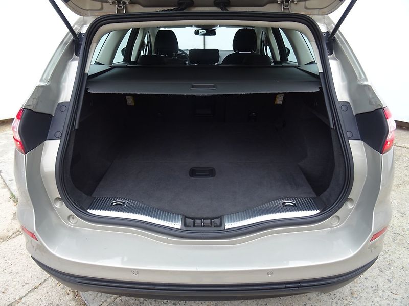 Ford Mondeo (2015) 1.6TDCi,85kW,e.serv.k,navi - fotka 20 z 24