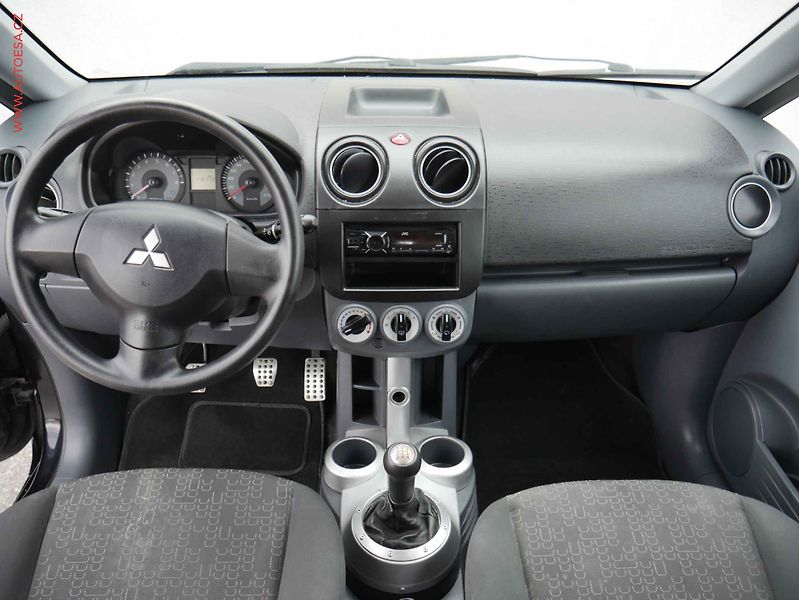 Mitsubishi Colt (2013) 1.2i - fotka 8 z 13