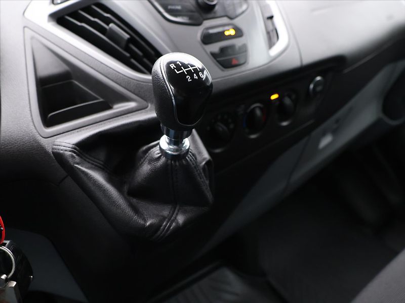Ford Transit Custom 2,0 TDCi 96kW 6-Míst CZ DPH - fotka 19 z 28