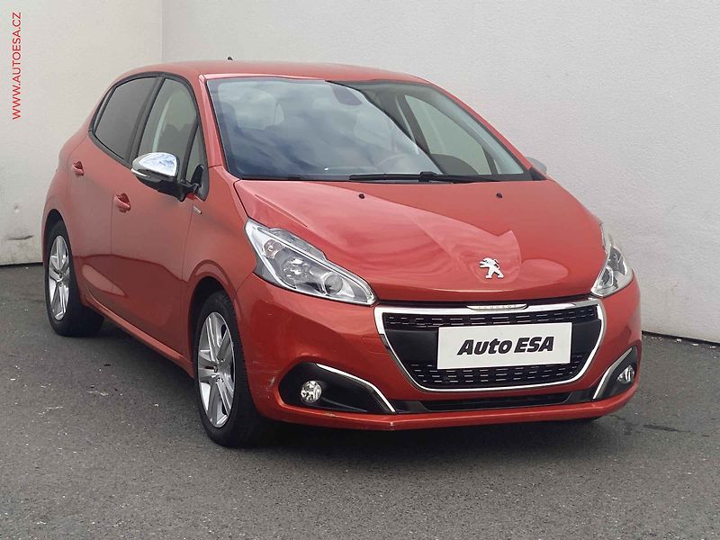 Peugeot 208 (2018) 1.2 PT, Style, kamera - fotografie inzerátu