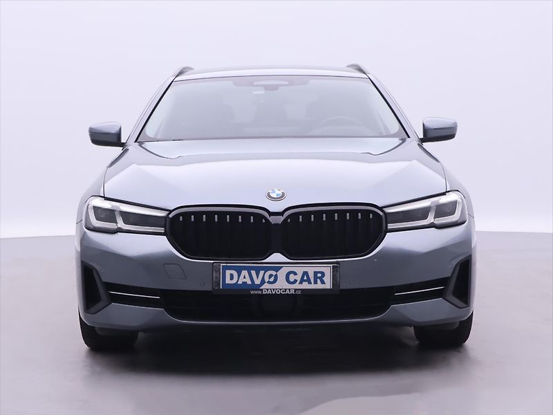BMW Řada 5 3,0 530d 183kW xDrive Touring - fotka 2 z 35