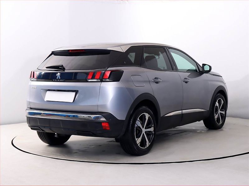 Peugeot 3008 (2023) Family 1.5 BlueHDi - fotka 5 z 22