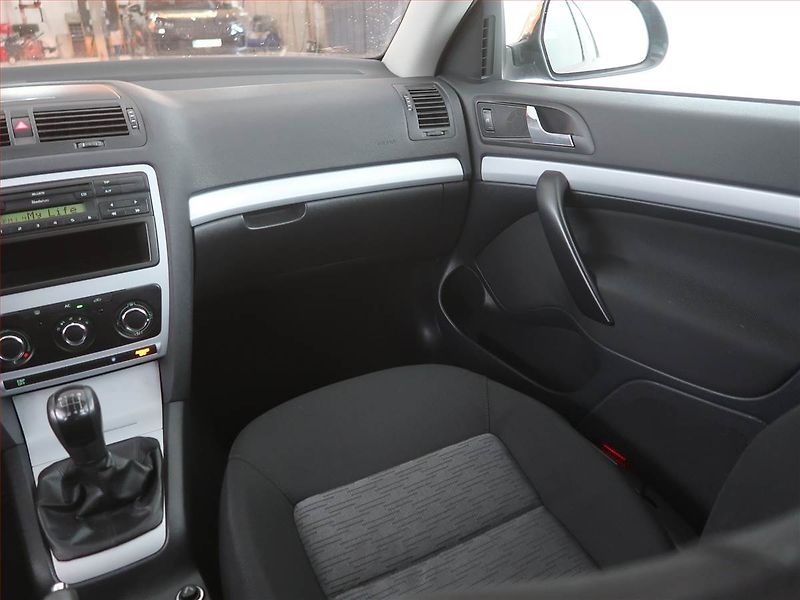 Škoda Octavia (2009) 1.8 TSI, po STK, Tažné - fotka 8 z 16