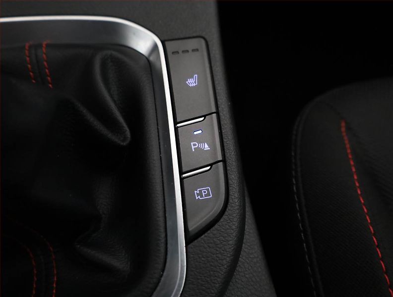 Hyundai i30 (2022) N-Line 1.5 T-GDI MHEV - fotka 17 z 21
