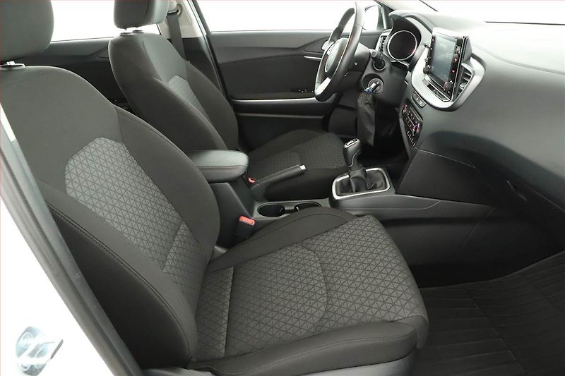 Kia Ceed (2023) Spin 1.5 T-GDI, ČR,1.maj - fotka 7 z 19