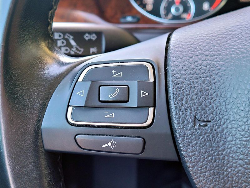 Volkswagen Passat TSi HIGHLINE,málo najeto  - fotka 43 z 51