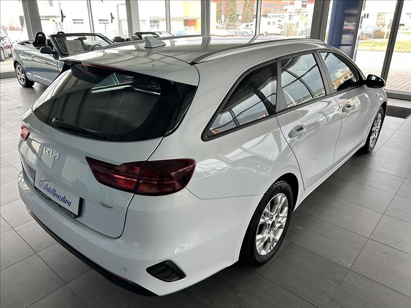 Kia Ceed 1,5   T-GDI 118kW,FRESH,1.MAJ, - fotka 6 z 22