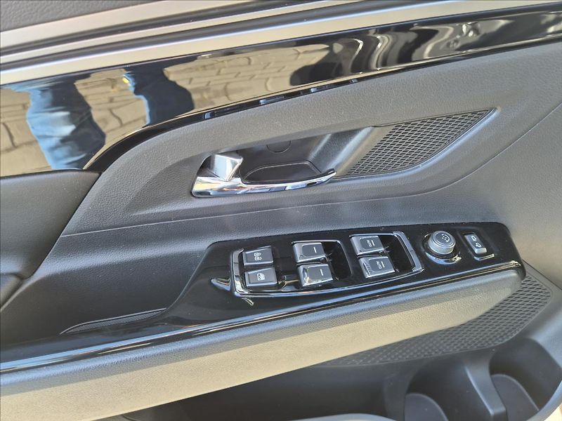 SsangYong Korando 1,6 XDi Sapphire 4x4 Aut. LED - fotka 13 z 38
